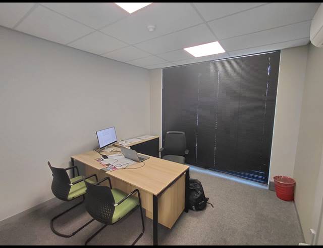 1,332M² OFFICE TO LET IN VORNA VALLEY